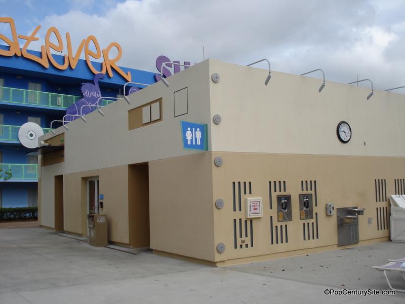 Laundry Room at 90s Pool
